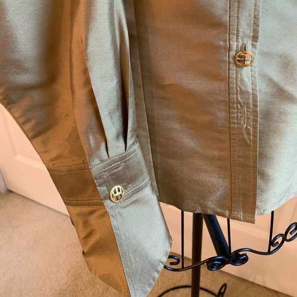 100% Silk blouse Gold button up top small - Picture 9 of 16